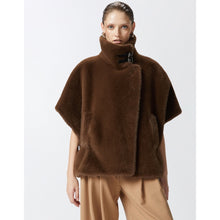 Carica l'immagine nel visualizzatore di Gallery, Cappottino a cappa similpelliccia visone Pinko